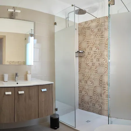 6 Bedroom Private Tenazinha I, With Private Pool *