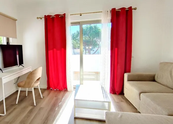 6 Bedroom Private Tenazinha I, With Private Pool 别墅 *